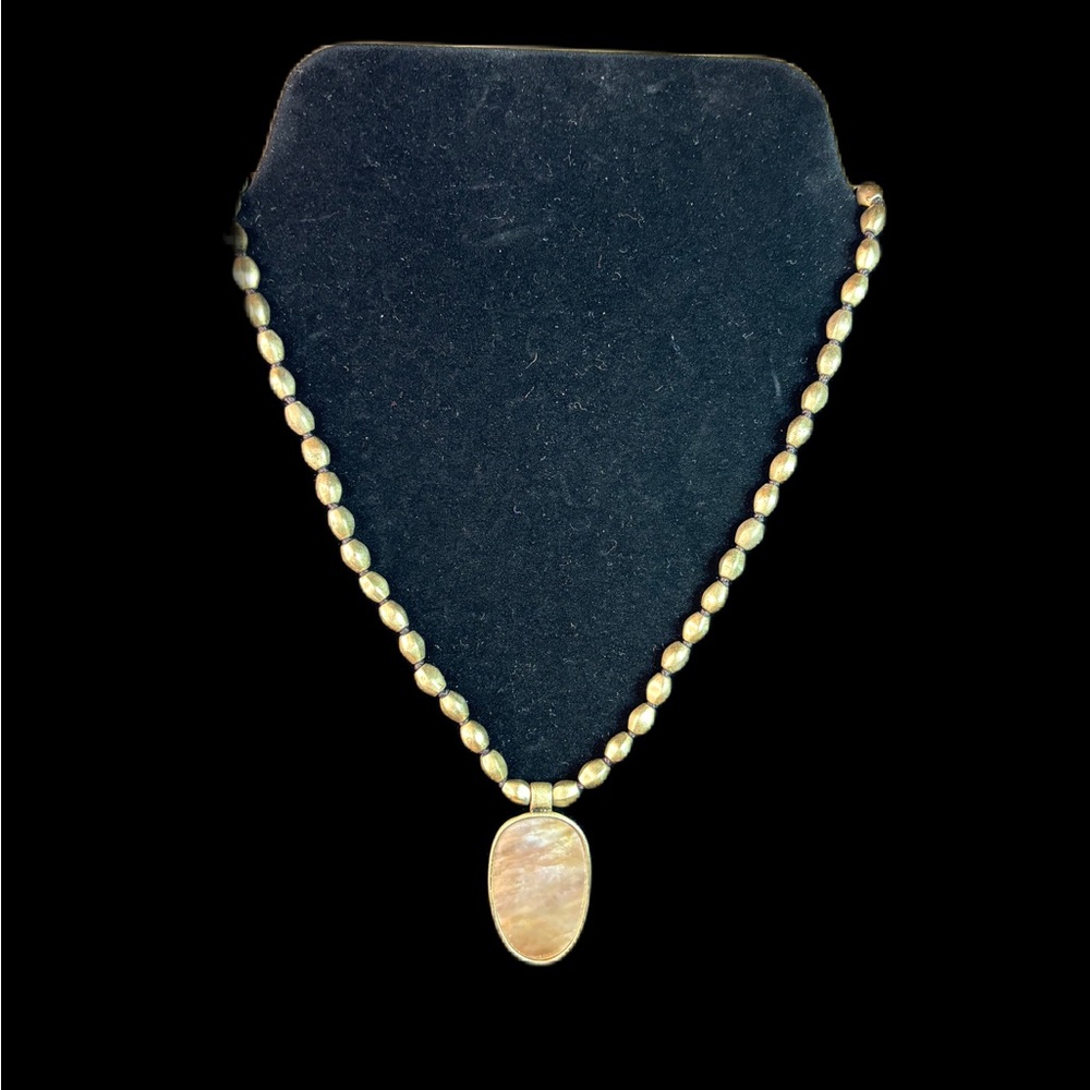 Chic Gold Beaded Necklace with Mother of Pearl Pendant